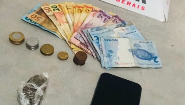 Jovem de 19 anos é preso por tráfico de drogas no bairro Santa Helena, em Araguari