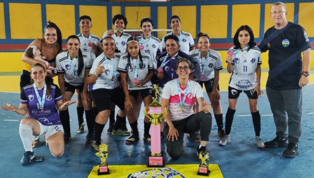 Equipe AmarElo Esportes faz história ao conquistar Torneio Feminino de Futsal em Araguari