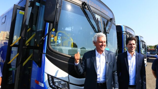 Caiado entrega 132 novos ônibus para transporte coletivo da Região Metropolitana de Goiânia