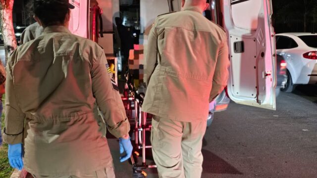 Acidente entre carro e moto deixa motociclista ferida em Catalão