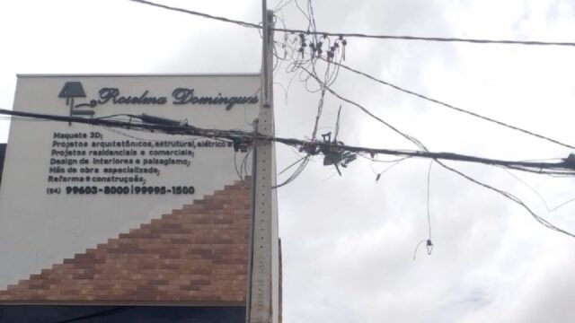 Equatorial Goiás conclui troca de poste e normaliza fornecimento aos clientes na Rua Coronel Pirineus, em Catalão