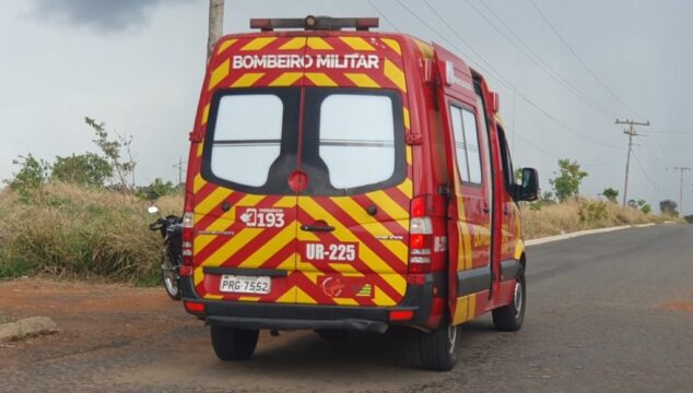 Motociclista fica ferido após ser fechado por carro em Catalão