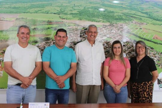 Prefeito Cebinha Nascimento recebe a visita do Prefeito eleito de Catalão Velomar Rios