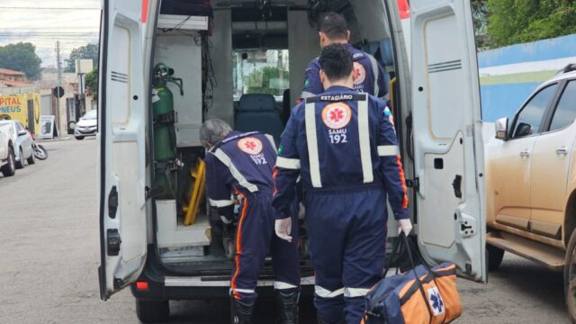 Em Catalão: Motociclista colide em caminhonete estacionada após passar mal