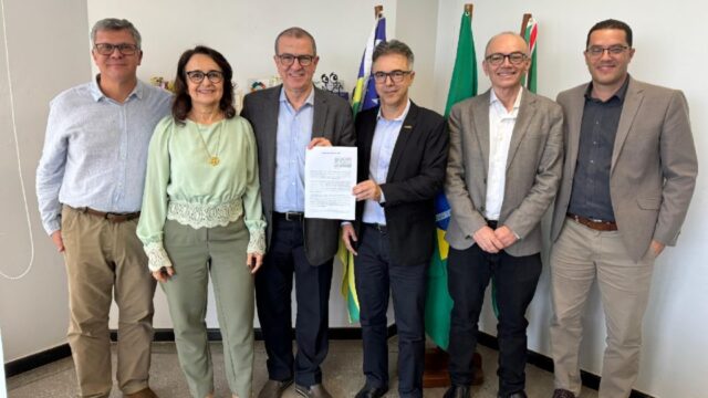 Governo de Goiás e UFG firmam parceria para aplicar inteligência artificial em políticas públicas