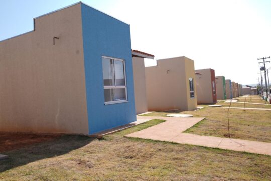 Goiás Social publica editais de inscrições para 530 casas a custo zero em 15 municípios, incluindo Buriti Alegre, Santa Cruz de Goiás e Vianópolis