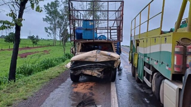 Tragédia na BR-153: colisão entre carro e caminhonete mata quatro pessoas em Goiás