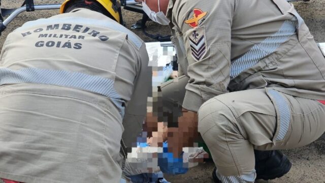 Motociclista sofre acidente ao desviar de cachorro e fica ferida em Catalão