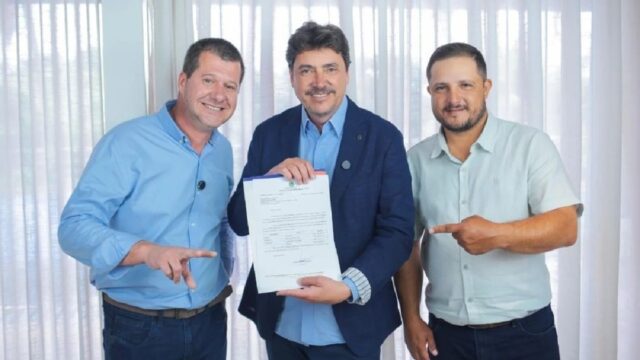 Prefeito eleito de Campo Alegre de Goiás, Douglas Sertorio, recebe emenda parlamentar de R$ 2 milhões em visita ao senador Wilder Morais
