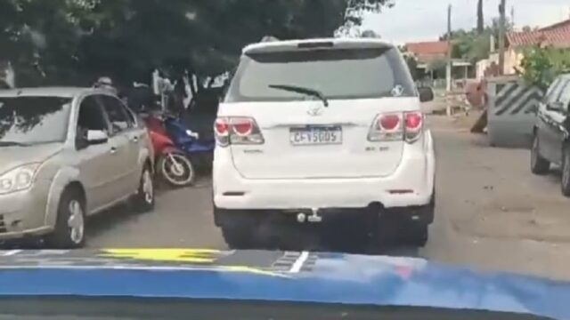 Força Tática apreende em Caldas Novas caminhonete produto de crime