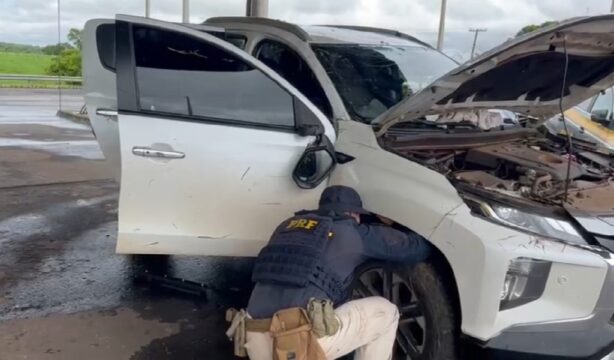 PRF recupera caminhonete roubada e prende motorista em Morrinhos