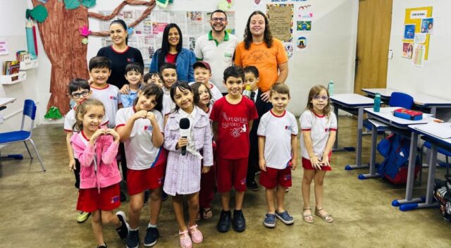 Crianças do 1º ano do Ensino Fundamental conhecem o trabalho jornalístico do Portal Zap Catalão