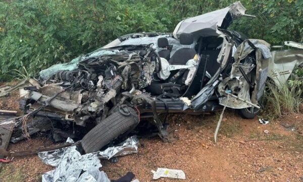Grave acidente na AMG-900 em Araguari deixa uma mulher morta