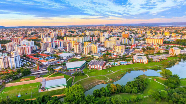 Prefeito de Caldas Novas sanciona taxa de turismo para veículos a partir de 2025