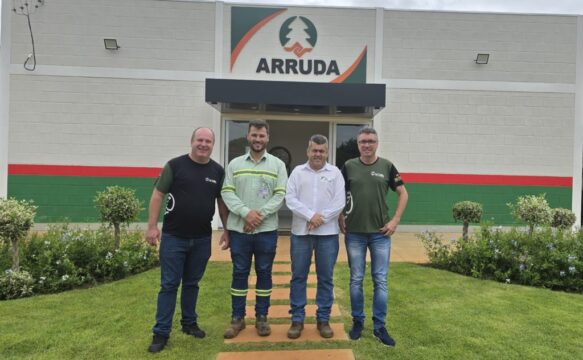 Pelo sexto ano consecutivo, empresa Arruda de Ouvidor realiza doação de brinquedos para campanha 'Natal Feliz' do Zap Catalão