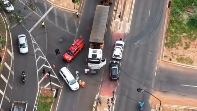 Motociclista morre em batida com caminhão na Avenida Anselmo Alves dos Santos em Uberlândia