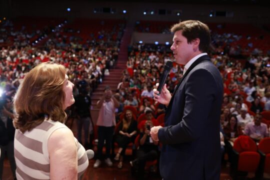 Daniel Vilela anuncia R$ 145,5 milhões para a educação goiana e bônus inédito para professores