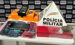 Motorista de prefeitura é preso por tráfico de drogas em Douradoquara, MG Motorista de prefeitura é preso por tráfico de drogas em Douradoquara, MG
