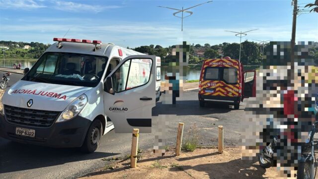 Idoso e criança ficam feridos em colisão entre carro e moto no bairro Paineiras