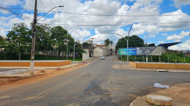 Novos semáforos começam a ser instalados em Catalão