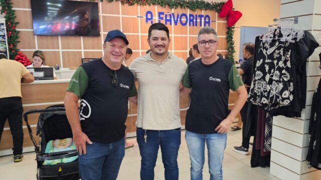 Loja A Favorita apoia campanha'Natal Feliz' com doação de brinquedos