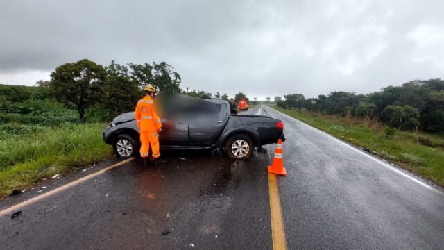 Motorista morre em capotamento de caminhonete na LMG-413, em Araguari