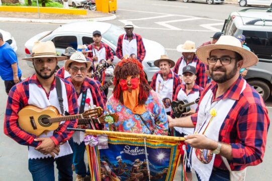 Encerramento da Folia de Reis do Grupo Cristo Rei emociona Catalão