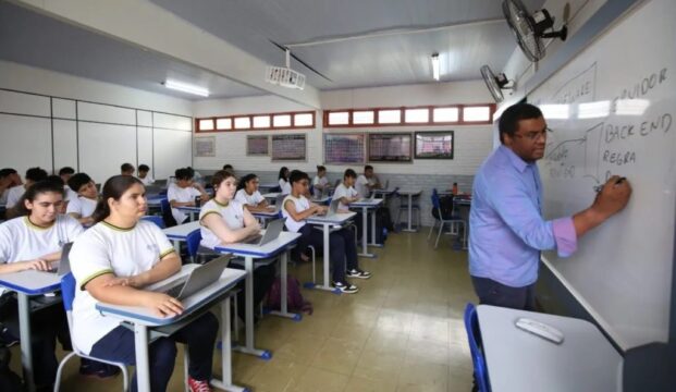 Governo de Goiás antecipa convocação de 631 professores aprovados em concurso