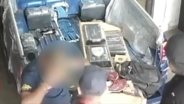 Dupla rouba joias de empresário, troca tiros com a PM e é presa após bater carro durante a fuga em Uberlândia, MG