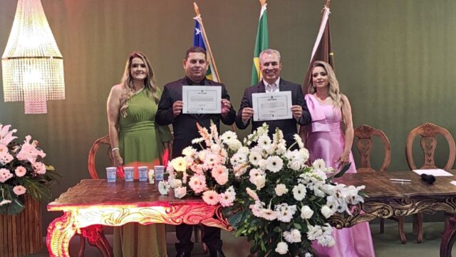 Cebinha Nascimento e Nelci Cândido são reempossados como prefeito e vice de Ouvidor em cerimônia de posse