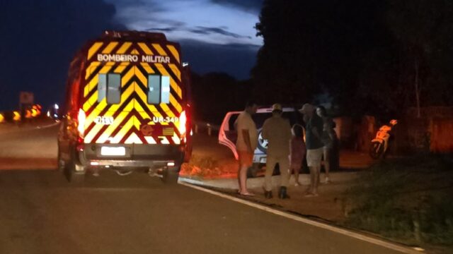 Motociclista fica ferida após queda de moto na BR-050, em Catalão