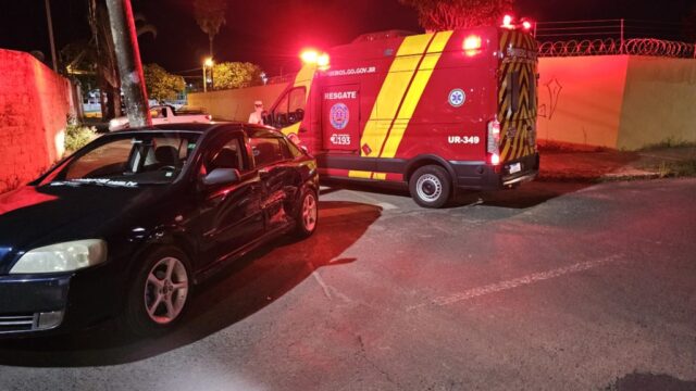 Passageira fica ferida em acidente entre dois carros em Catalão