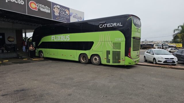 Ônibus com destino a São Paulo apresenta problemas e deixa passageiros aguardando há mais de 11 horas em Catalão