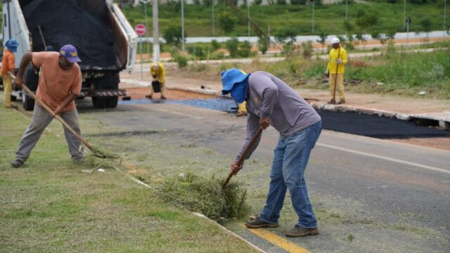 Prefeitura de Catalão reforça limpeza urbana e operação tapa-buracos em diversos bairros