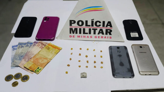 Jovem é preso com drogas e celulares durante patrulhamento em Araguari