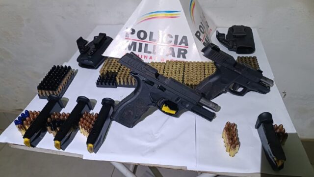 Homem de 56 anos é preso por violência doméstica e posse ilegal de armas em Araguari