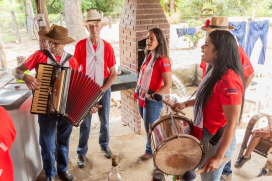 Folia de Reis: A Jornada do Grupo Estrela Guia em Areão, distrito de Corumbaíba/GO