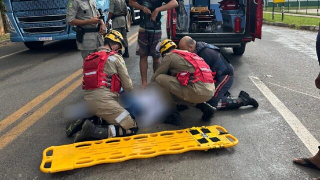 Duas pessoas ficam feridas em colisão entre motos na GO-213, em Caldas Novas