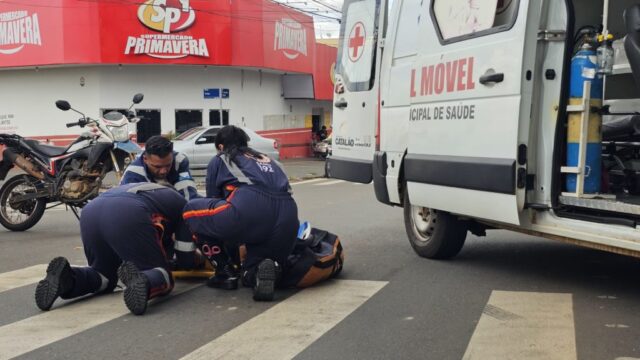 Colisão entre carro e moto deixa motociclista ferida em Catalão