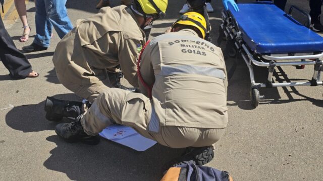 Duas mulheres ficam feridas após acidente entre moto e carro em Catalão