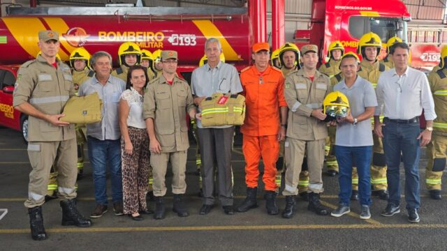 Bombeiros de Catalão recebem viatura, embarcação e novos equipamentos para reforçar atendimento a emergências