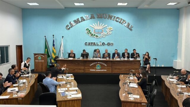 Câmara de Catalão inicia ano legislativo com primeira sessão ordinária e homenagem ao Dia Mundial de Combate ao Câncer