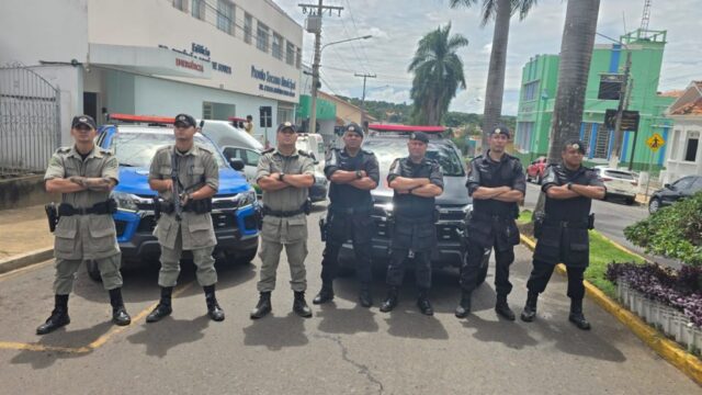 Indivíduo é preso por tráfico de drogas e usuário é conduzido à delegacia em Ipameri