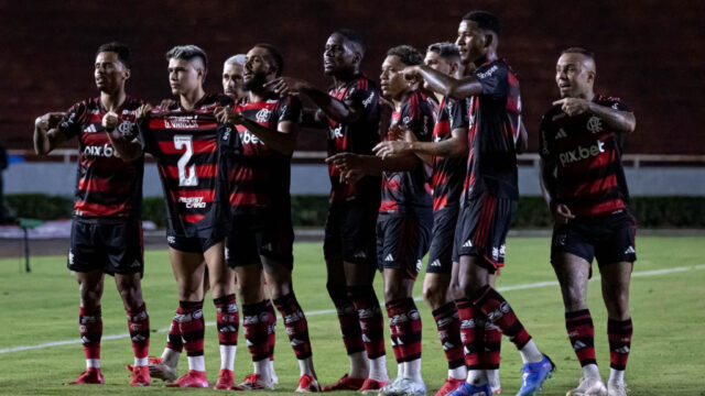 Com goleada no Parque do Sabiá em Uberlândia, Flamengo atropela a Portuguesa por 5 a 0 e assume liderança do Carioca 2025