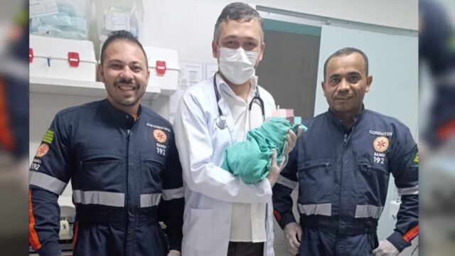 Equipe do SAMU de Vianópolis realiza parto de emergência dentro da ambulância a caminho de Goiânia