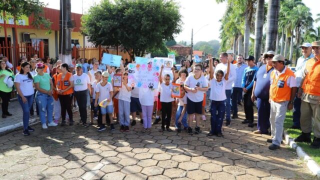 Mutirão contra a dengue mobiliza Nova Aurora em grande ação coletiva