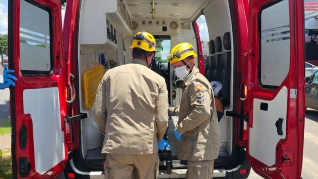 Motorista fura parada obrigatória, causa acidente, deixa jovem ferida e foge do local em alta velocidade sem prestar socorro, em Catalão