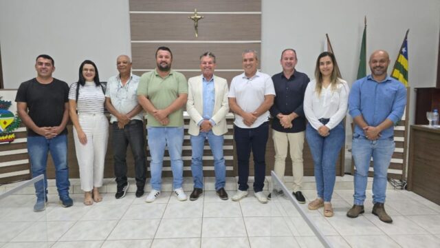 Câmara Municipal de Ouvidor inicia atividades legislativas de 2025 com sessão ordinária