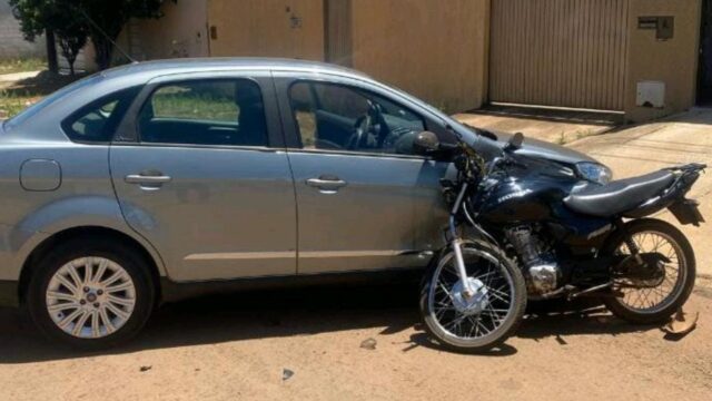 Motociclista fica ferido após colisão com carro em Vianópolis