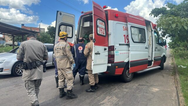 Homem é esfaqueado durante briga com companheira em Catalão